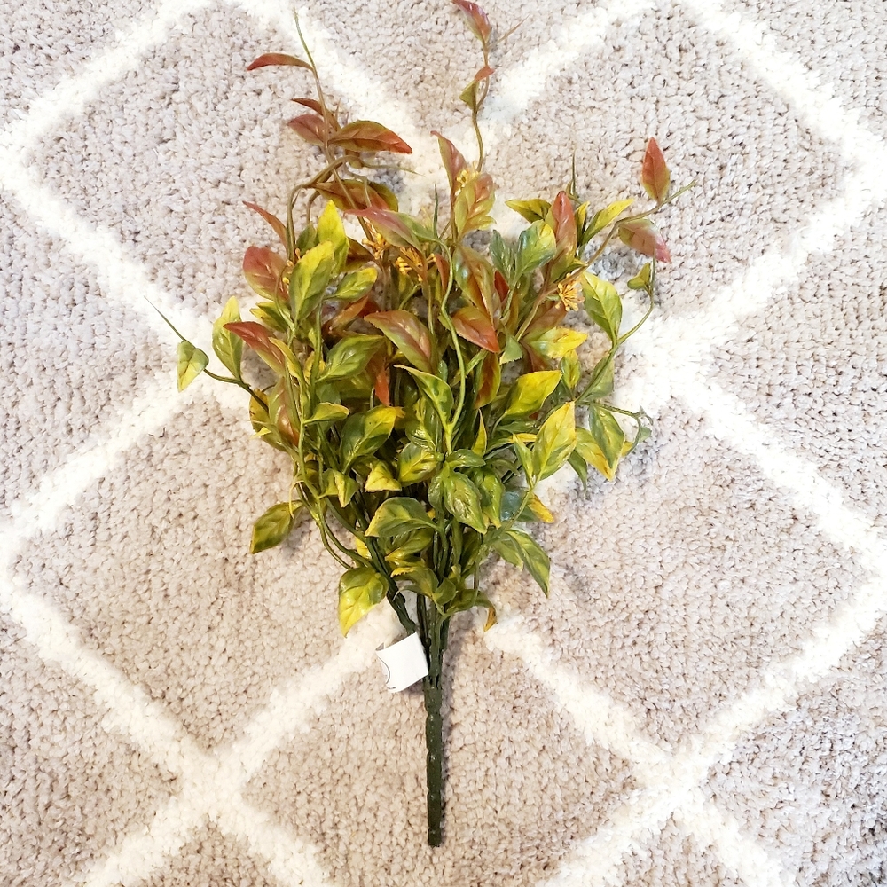 Artificial Fall Green and Red Leaf Spray